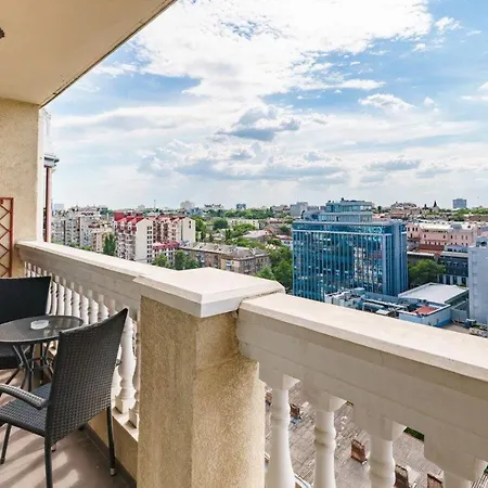 Gefest 1-bedroom With Terrace Апартаменти *